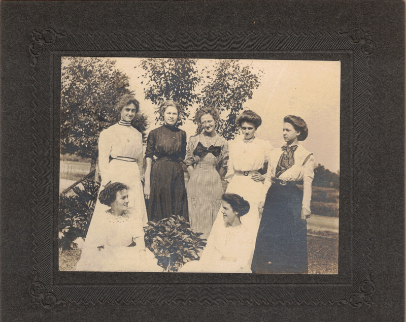 Zdunek Girls and Friends Group Photo c. 1907